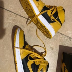 Black&yellow, Air Jordan’s, size 4 youth (not little kid), like new (worn once).